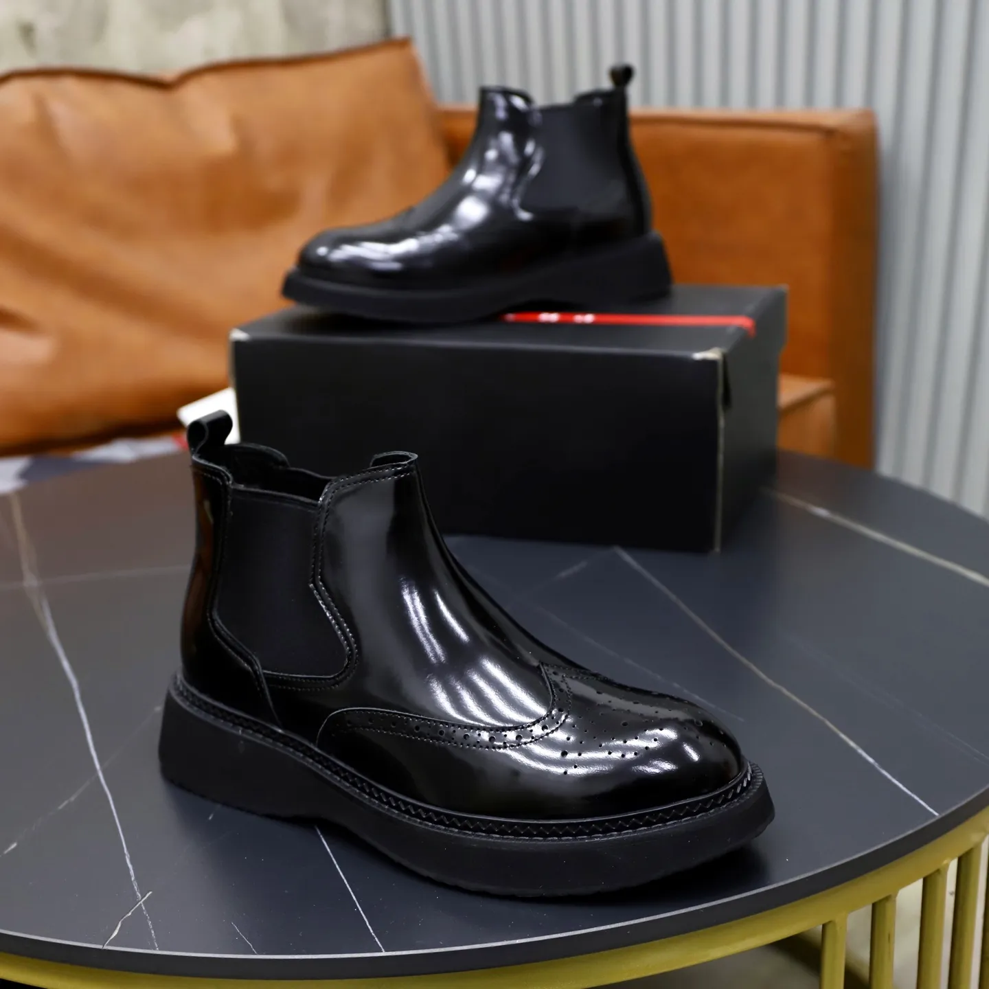Ex-factory price: 680💰🙅‍♂️🙅‍♂️🙅‍♂️Fellow lining Cowhide lining Brand: PRADA Standard code: 38-44 (45 customized) Grade: Same style as the official website Material: Original high-grade cowhide surface Comfortable velvet lining Cowhide lining optional Non-slip soft wear-resistant outsole Style category: Men's fashionable casual boots Distinguished luxury brand elements Top luxury color: actual picture color